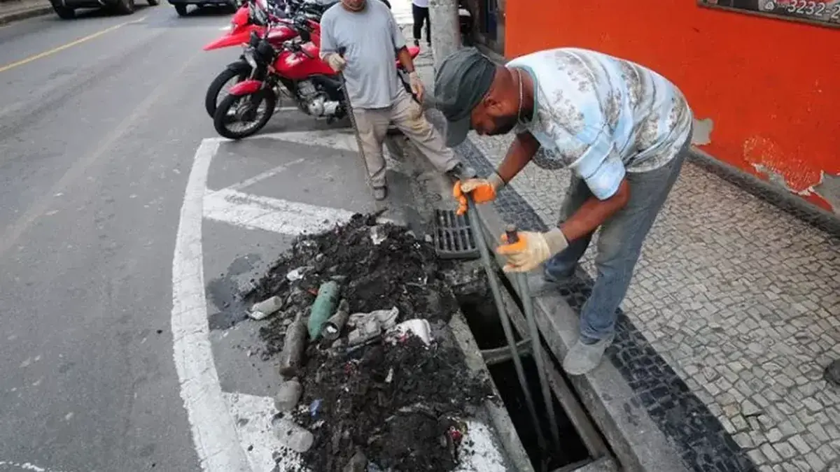 A quem recorrer quando há bueiro entupido